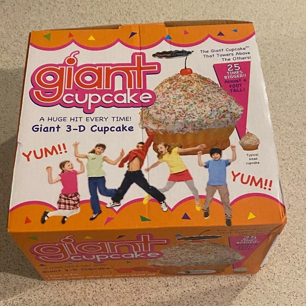 Silicone Giant Cupcake 3-D Cake Mold - Multicolor
